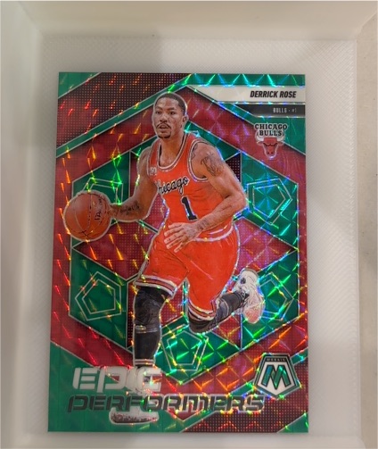 2024-25 Panini Mosaic #17 Derrick Rose Epic Performers Green Mosaic Prizm — front