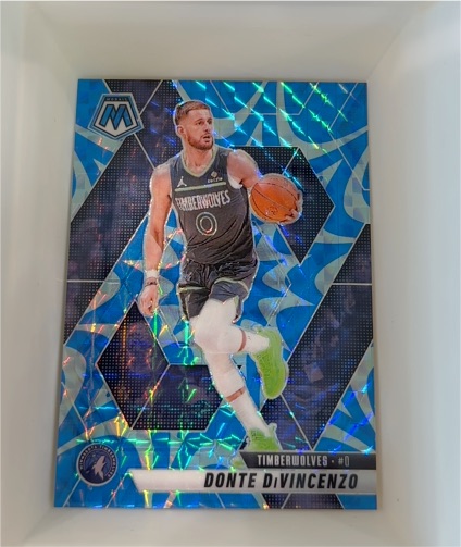 2024-25 Panini Mosaic #73 Donte DiVincenzo — front