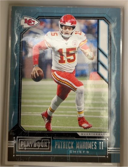 2020 Panini Playbook #8 Patrick Mahomes II — front