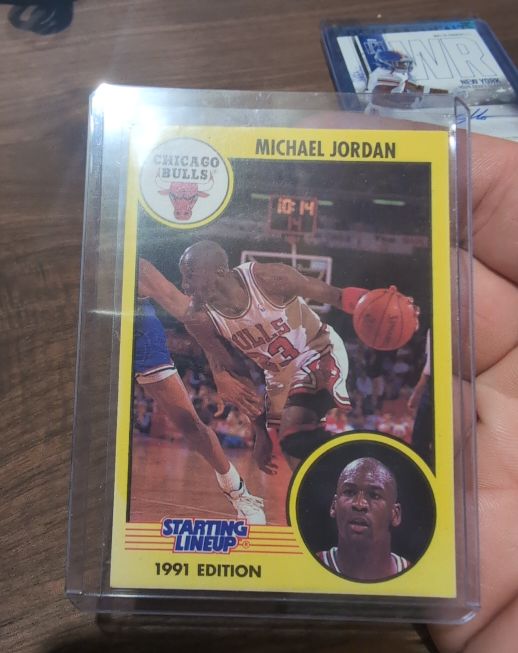 1991 Kenner Starting Lineup #13 Michael Jordan Dribbling — front