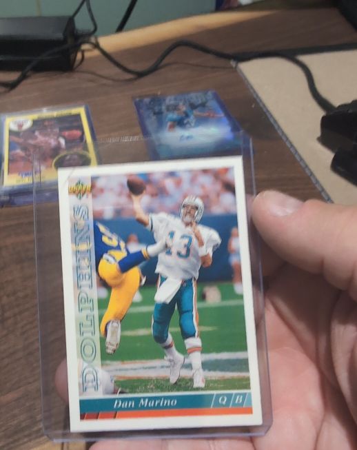 1993 Upper Deck #139 Dan Marino Miami Dolphins — front