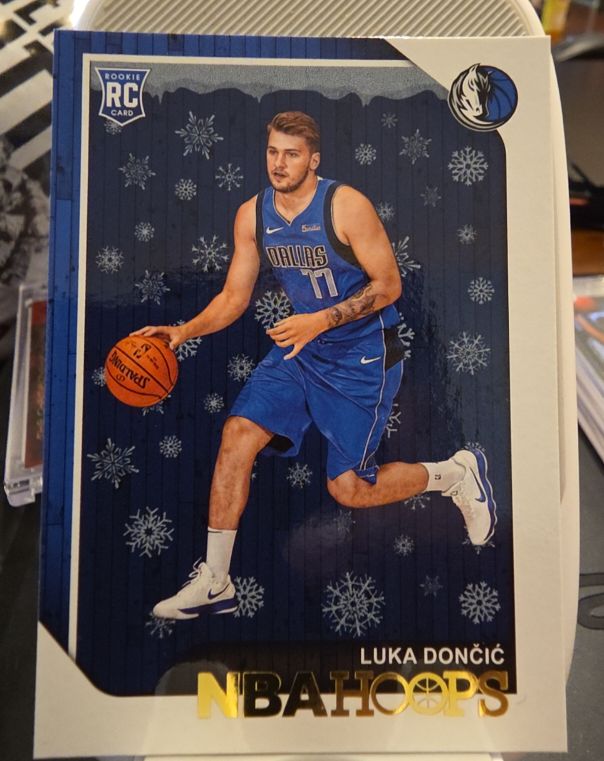 2018-19 Panini NBA Hoops #268 Luka Dončić Winter Rookie — front