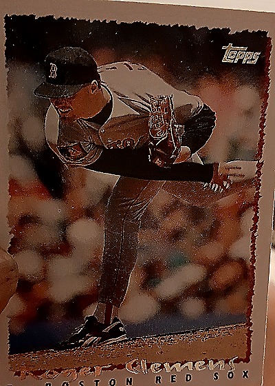 1995 Topps #360 Roger Clemens — front