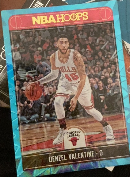 2017-18 Panini NBA Hoops #21 Denzel Valentine — front