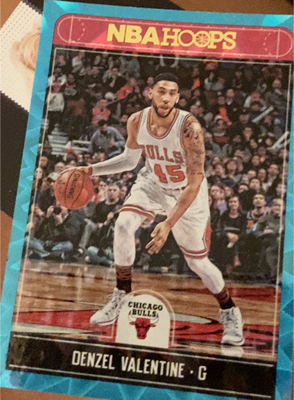2017-18 Panini NBA Hoops #21 Denzel Valentine — front