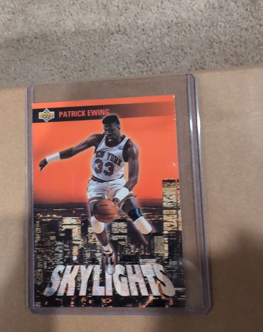 1993-94 Upper Deck #471 Skylights Patrick Ewing — front