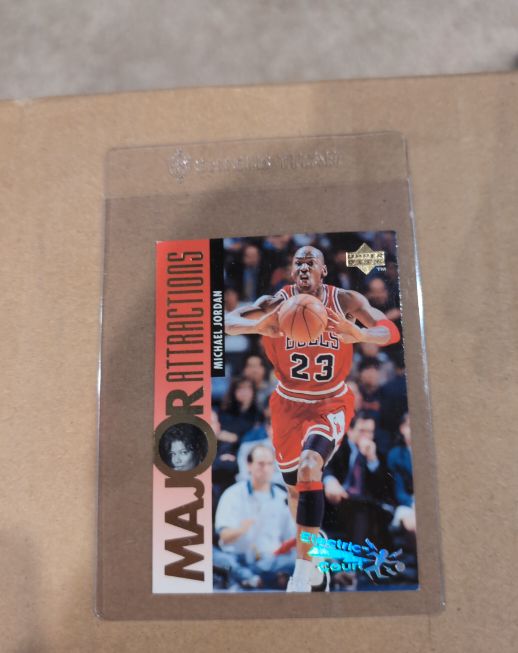 1995-96 Upper Deck #341 Michael Jordan Major Attractions — front
