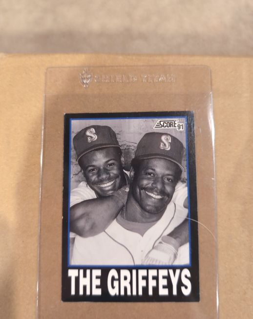 1991 Score #841 The Griffeys Ken Griffey Jr. & Ken Griffey Sr. — front