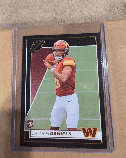2024 Panini Zenith #148 Jayden Daniels — front