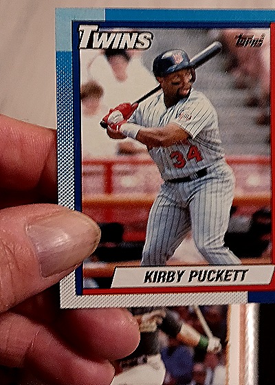 1990 Topps #700 Kirby Puckett — front