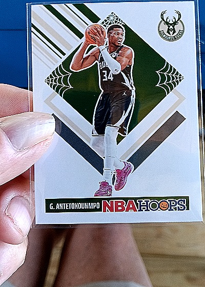 2024-25 Panini NBA Hoops #288 Giannis Antetokounmpo — front