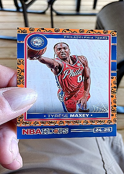 2024-25 Panini NBA Hoops Haunted Hoops Orange Pumpkin #24-25 Tyrese Maxey — front