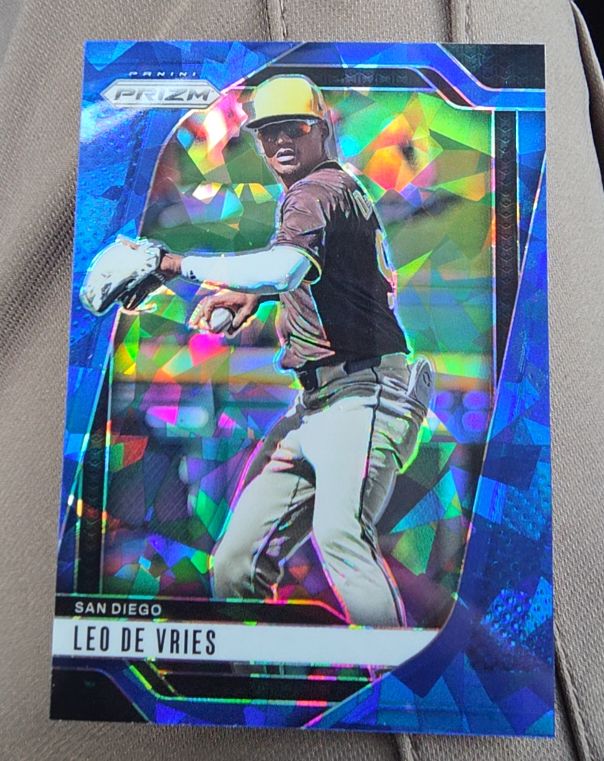 2019 Panini Prizm #Leo De Vries — front