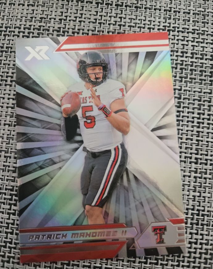 2022 Panini Chronicles Draft Picks XR #25 Patrick Mahomes II — front