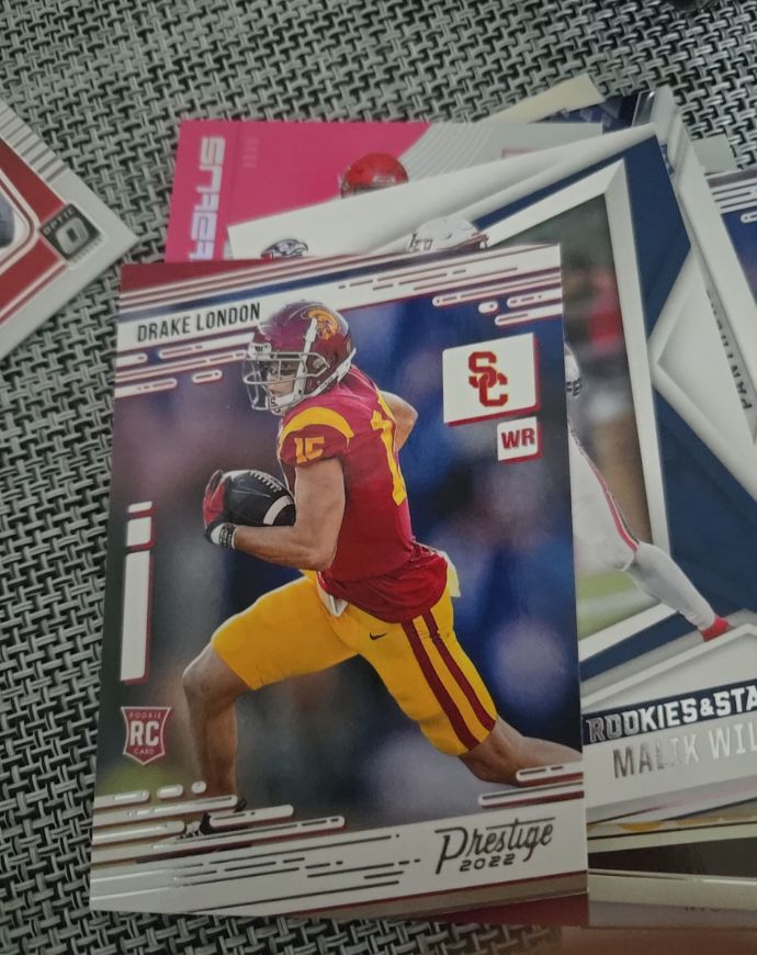 2022 Panini Prestige #6 Drake London — front