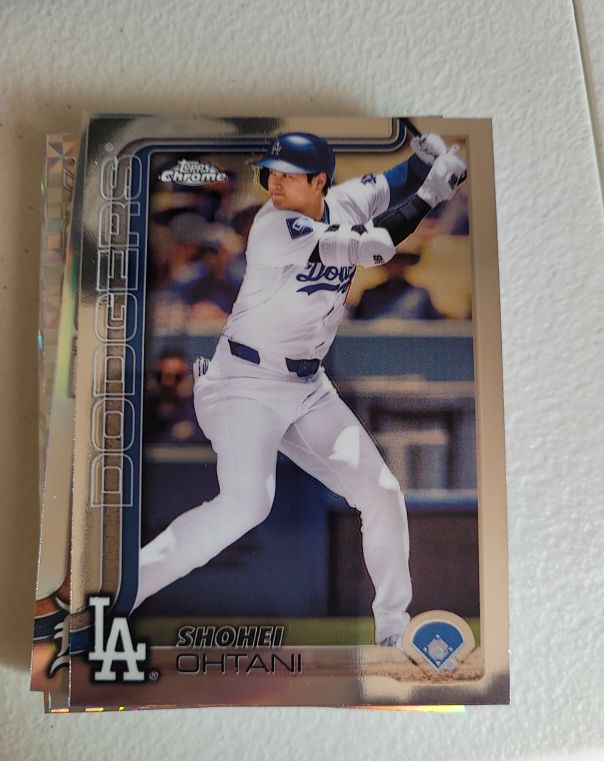 2025 Topps Chrome #1 Shohei Ohtani — front