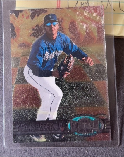 1997 Skybox Metal Universe #145 Ken Griffey Jr. — front