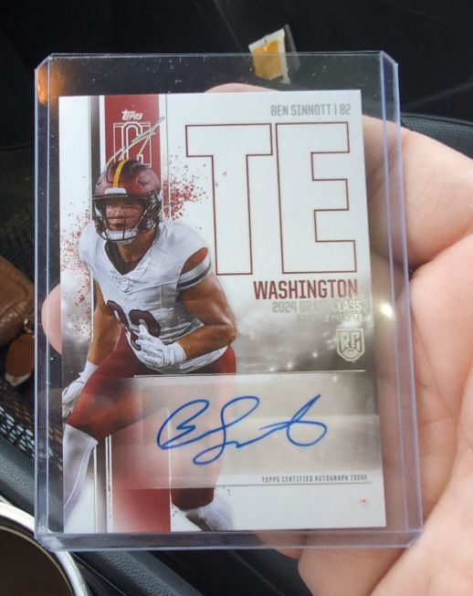 2024 Topps Signature Class #82 Ben Sinnott — front