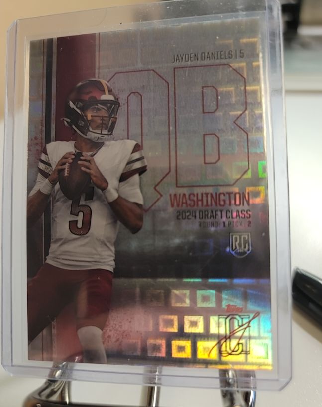 2024 Topps Signature Class #194 Jayden Daniels — front