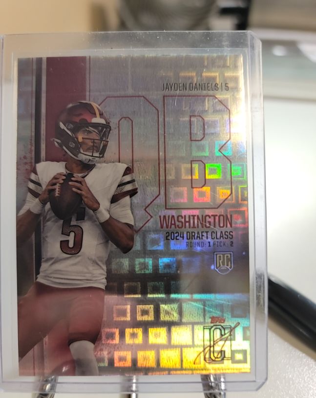 2024 Topps Signature Class Jayden Daniels Rookie Chrome Variations RCV-134 — front