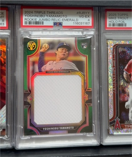 2024 Topps Triple Threads #RJRYY Yoshinobu Yamamoto Rookie Jumbo Relic Emerald — front