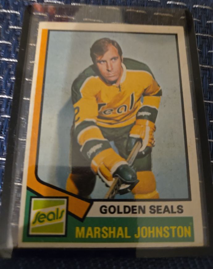1974-75 O-Pee-Chee #189 Marshal Johnston — front