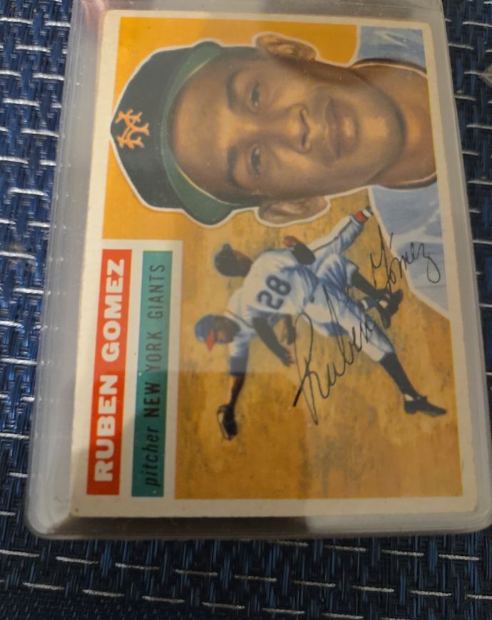 1956 Topps #9 Ruben Gomez — front