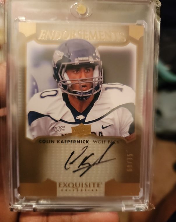 2011 Upper Deck Exquisite Collection Endorsements #EJE Colin Kaepernick — front