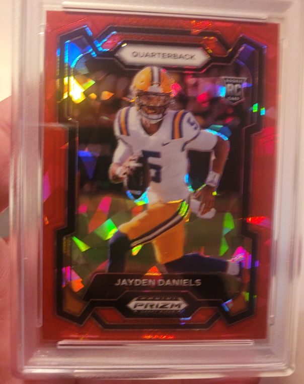 2024 Panini Prizm Draft Picks Jayden Daniels Red Cracked Ice RC — front