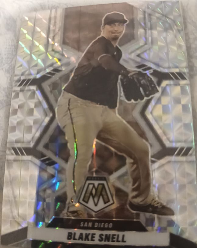 2022 Panini Mosaic Silver Prizm Blake Snell — front