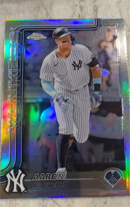 2025 Topps Chrome #99 Aaron Judge — front