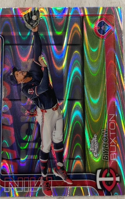 2025 Topps Chrome #172 Byron Buxton Raywave Refractor — front
