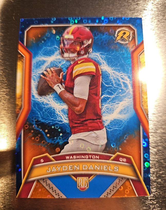 2024 Topps Resurgence #196 Jayden Daniels — front