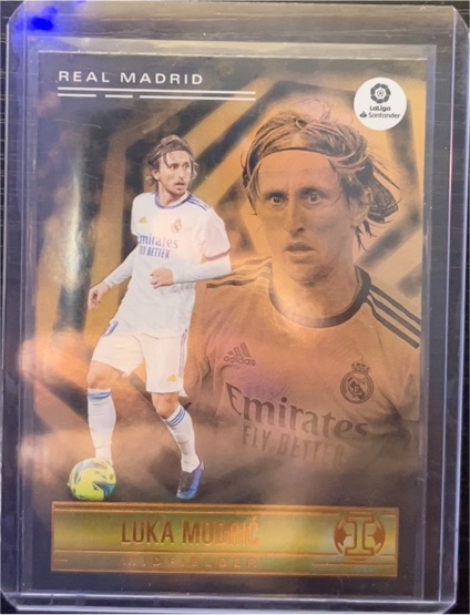 2021-22 Panini Chronicles Illusions La Liga #195 Luka Modric — front