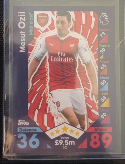 2016 Topps Match Attax #32 Mesut Ozil — front