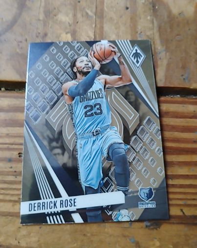 2023-24 Panini Phoenix #31 Derrick Rose — front