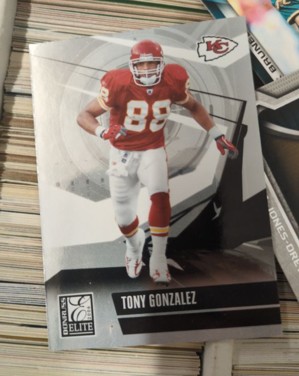 2006 Donruss Elite #49 Tony Gonzalez — front