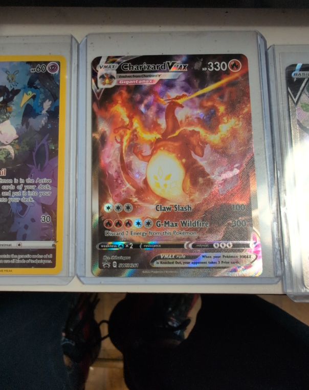 2022 Pokémon SWSH Black Star Promo #SWSH261 Charizard VMAX — front