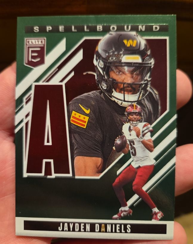 2025 Donruss Elite Spellbound #9 Jayden Daniels — front