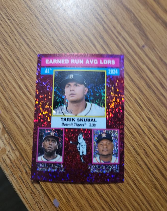2025 Topps Heritage #202 Tarik Skubal ERA Leaders Pink Sparkle Chrome — front