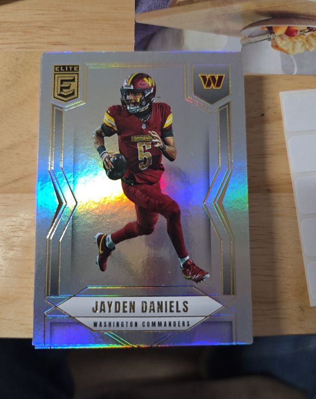 2025 Donruss Elite #1 Jayden Daniels Washington Commanders — front