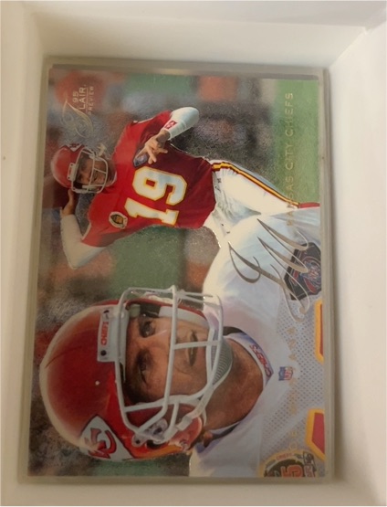 1995 Fleer Flair Preview #15 Joe Montana — front