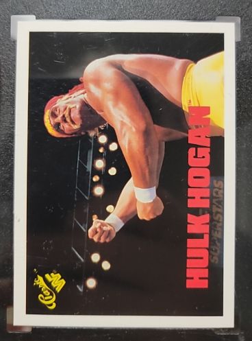 1990 Classic WWF #102 Hulk Hogan — front