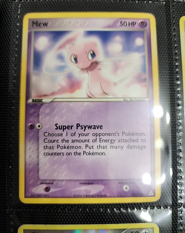2006 Pokémon #111 Mew — front