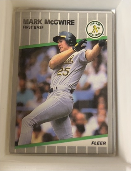 1989 Fleer #17 Mark McGwire — front