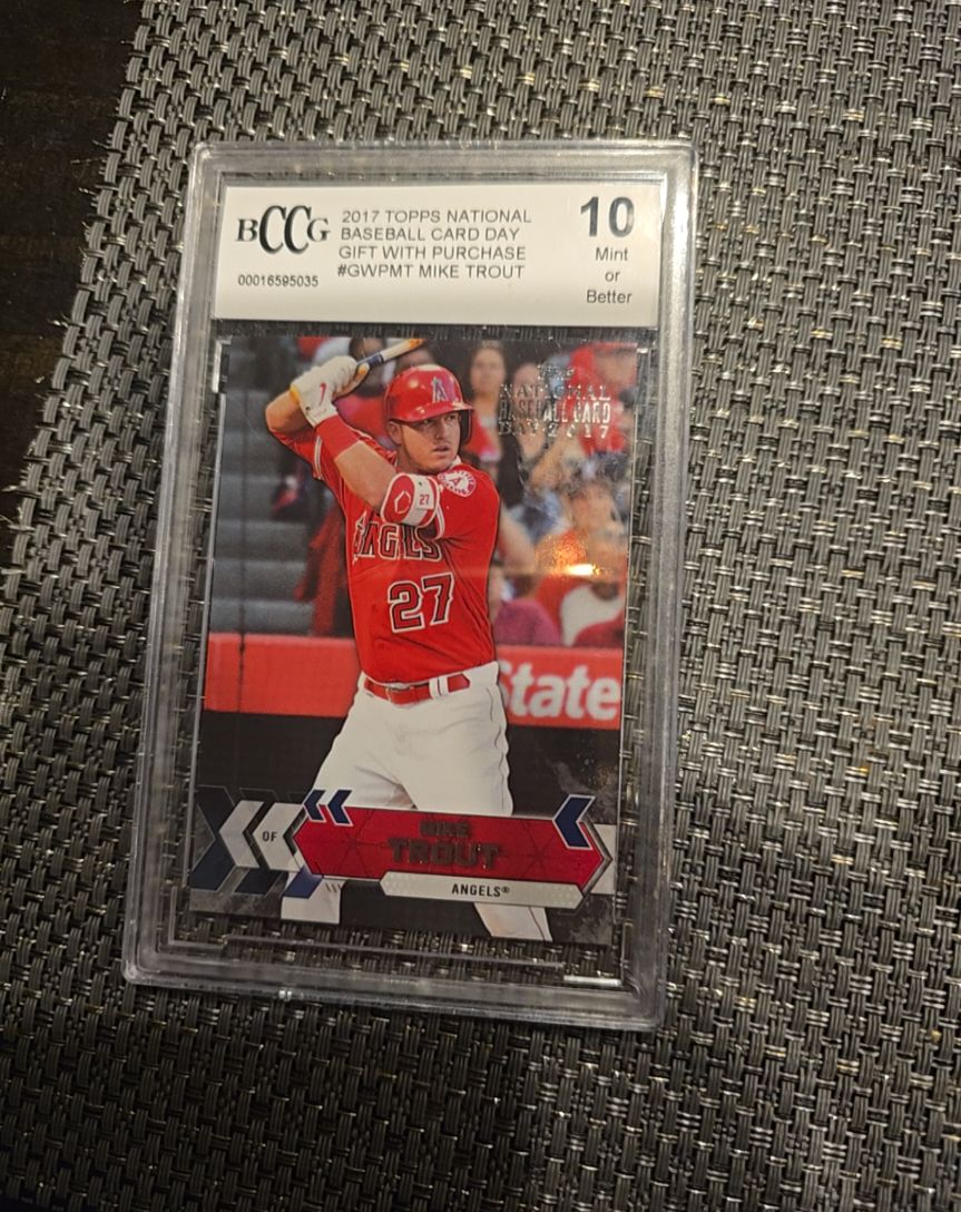 2017 Topps National Baseball Card Day Gift With Purchase Mike Trout — front
