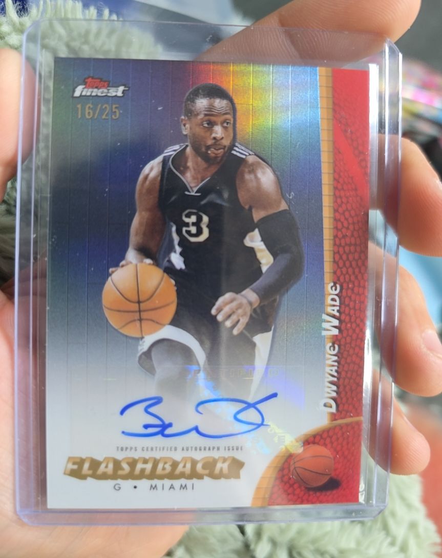 2024-25 Topps Finest Flashback Autograph #16/25 Dwyane Wade — front