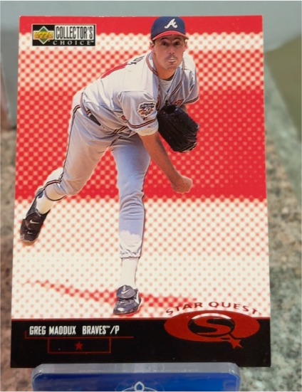 1998 Upper Deck Collector's Choice StarQuest #SQ25 Greg Maddux — front