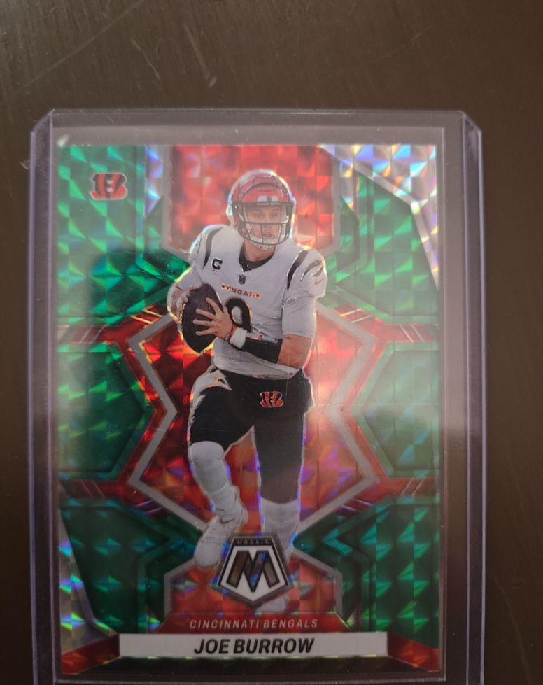 2022 Panini Mosaic #39 Joe Burrow — front