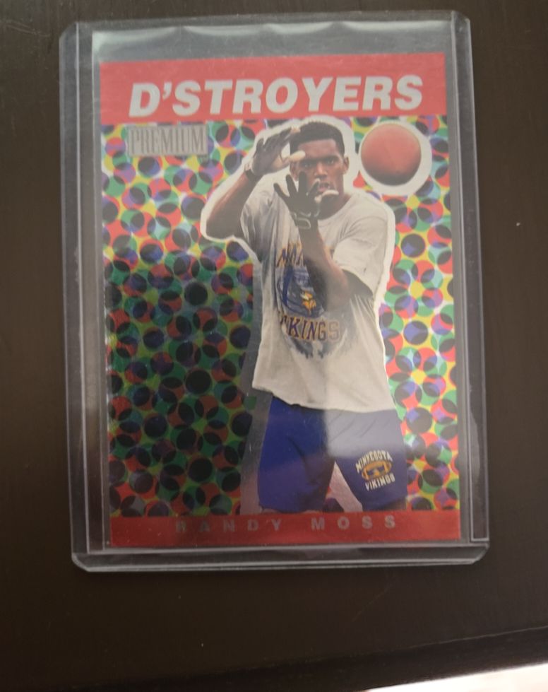 1998 SkyBox Premium D'Stroyers #4D Randy Moss — front